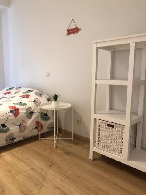Vakantie Appartement Allure, Met Zuidgericht Tuintje ออสเทนด์ ภายนอก รูปภาพ