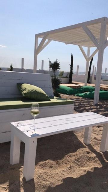 Vakantie Appartement Allure, Met Zuidgericht Tuintje ออสเทนด์ ภายนอก รูปภาพ