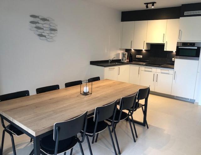 Vakantie Appartement Allure, Met Zuidgericht Tuintje ออสเทนด์ ภายนอก รูปภาพ